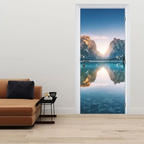 Fototapeta na drzwi - Górskie jezioro (95x205cm)