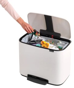 Biały stalowy kosz na śmieci z pedałem 36 l Bo – Brabantia