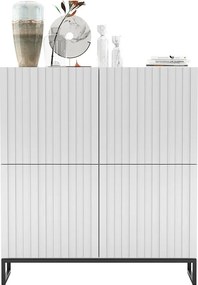 Komoda z 4 drzwiami – Korpus biały mat, frezowane fronty biały mat – 112 cm, czarna metalowa rama