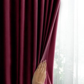 Bordowa aksamitna zasłona częściowo zaciemniająca (dimout) 140x245 cm Eyelets – Restilo