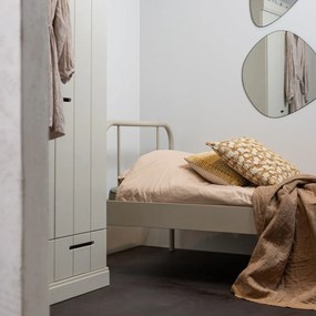 Beżowe metalowe łóżko jednoosobowe ze stelażem 90x200 cm Mata – WOOOD