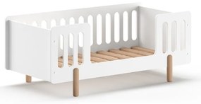 Białe łóżeczko z litego drewna sosnowego 70x140 cm SMILE – Vipack