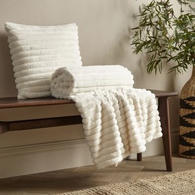 Kremowy koc z mikropluszu 130x170 cm Cosy Ribbed – Catherine Lansfield