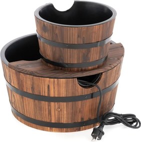 Fontanna ogrodowa - fontanna z dwoma drewnianymi wiaderkami