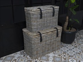 Zestaw 2 walizek NEFTA z drewna kubu – 80 × 45 × 55 cm (dł. × szer. × wys.) i 70 × 35 × 45 cm (dł. × szer. × wys.) – kolor szary naturalny