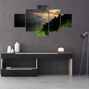Obraz - zielony górski krajobraz (125x70 cm)