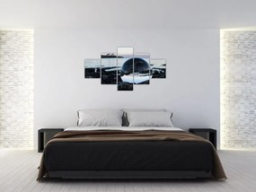 Obraz szklanej kuli na skale (125x70 cm)