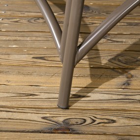 Outsunny Zestaw mebli ogrodowych, 2 fotele wiklinowe z stolikiem, składane, poduszki na siedzisko, rama ze stali, kolor: Piasek