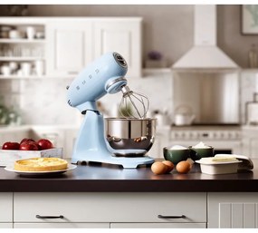 Jasnoniebieski robot kuchenny Retro Style – SMEG