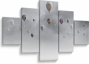 Obraz - Balony nad ceglaną ścianą (125x70 cm)