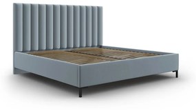 Jasnoniebieskie tapicerowane łóżko dwuosobowe ze schowkiem i stelażem 160x200 cm Casey – Mazzini Beds