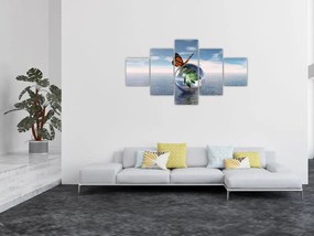 Obraz motyla na szklanej kuli (125x70 cm)