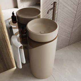 Umywalka z konglomeratu wolnostojąca okrągła z półką szklaną na ręcznik 85 x 40 cm RONA bez przelewu | Różne kolory półki : Kolor szkła - Niebieski, Kolor umywalki RONA - Biały matowy, Podłączenie syfonu - Do ściany, Półka - Szklana