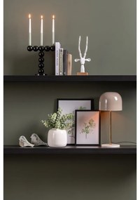 Kremowa lampa stołowa z metalowym kloszem (wysokość 50 cm) Manta – Leitmotiv