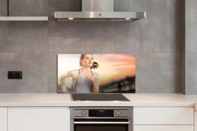 Szkło do Kuchni na Ścianę Kobieta na tle Nieba