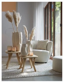 Biały fotel z materiału bouclé Senja – Light &amp; Living