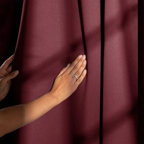 Bordowa zaciemniająca zasłona termiczna 140x270 cm Pleat – Restilo