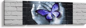 Obraz - Fioletowy motyl na ścianie (170x50 cm)