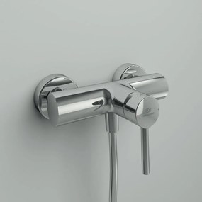 Prysznicowa bateria ścienna w kolorze srebra z połyskiem Ceraline – Ideal Standard