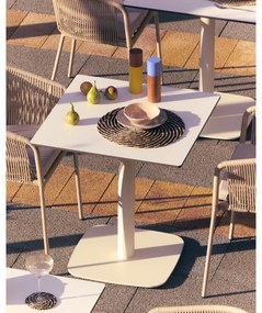 Metalowy stół ogrodowy 68x68 cm Dina – Kave Home