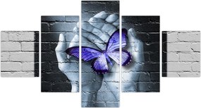 Obraz - Fioletowy motyl na ścianie (125x70 cm)