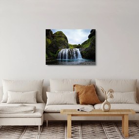Obraz na szkle klifu z wodospadem (70x50 cm)