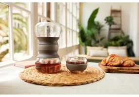 Jasnobrązowy szklany dzbanek do herbaty z sitkiem 500 ml – Lékué