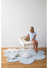 Jasnoniebieski bawełniany dywan dziecięcy tkany ręcznie odpowiedni do prania 110x170 cm Puffy Dream – Lorena Canals