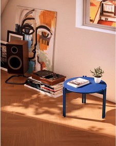 Niebieski okrągły stolik z litego drewna sosnowego ø 80 cm Sticks – Karup Design