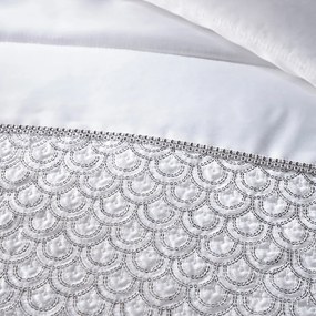 Biała narzuta pikowana z mikrosatyny 240x260 cm Deco Sequin – Catherine Lansfield