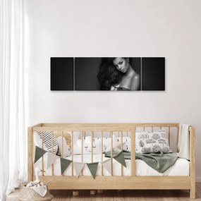 Obraz - Czarno - biały portret uwodzicielskiej kobiety (170x50 cm)