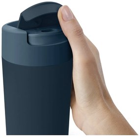 Anytracytowo-granatowy kubek podróżny 450 ml Sipp – Joseph Joseph