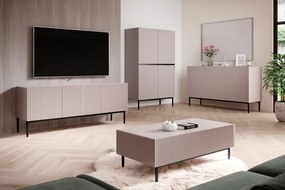 Komoda Nicole 150 cm trzydrzwiowa z ryflowanym frontem - antyczny róż MDF / czarne nóżki