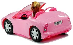 Lalka w podróży kabrioletem  auto dla lalki