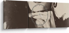 Obraz - Vintage zdjęcie kobiety (z zegarem) (90x30 cm)