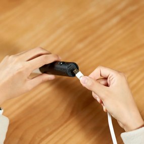 Czarny kinkiet LED na USB Baton – Gingko