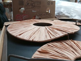 Promocja Dekoracja ścienna CIRCLES metalowa 48x68 cm, biała / beżowa II gatunek