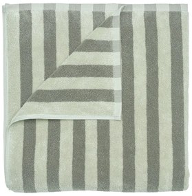 Zielony ręcznik kąpielowy z bawełny organicznej frotte 70x140 cm Arto – Blomus