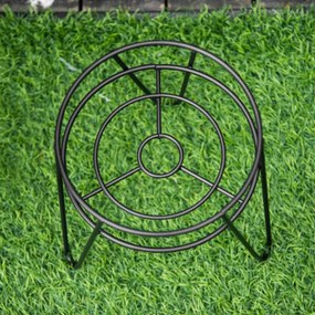 Stojaki na kwiaty Outsunny zestaw 3 metalowych stojaków na rośliny kwietniki uchwyt na doniczkę podstawka pod doniczkę Ø16 cm kolor czarny