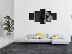 Obraz - Czarno - biały portret uwodzicielskiej kobiety (125x70 cm)