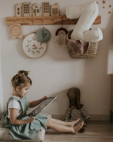 Poduszka literka B kolor czarny tkanina połyskliwa, welwetowa