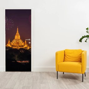Fototapeta na drzwi - Fajerwerki w Azji (95x205cm)