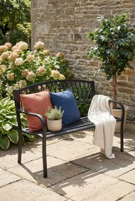 Czarna metalowa ławka z oparciem K5-E71