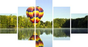 Obraz balonu na ogrzane powietrze nad jeziorem (125x70 cm)