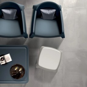 Plastikowe krzesło do ogrodu Milane, z podłokietnikami