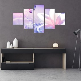 Obraz - Motyl lecący do kwiatu (125x70 cm)