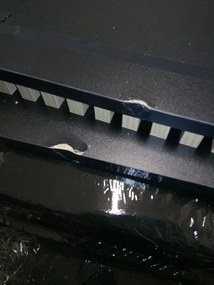 PROMOCJA Wisząca szafka TV MEORATI 150x40 cm, czarna/dąb artisan II. gatunek