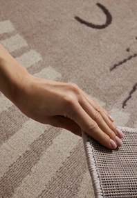 Dywan dziecięcy Safari Adventures – Szczęśliwy Lew beżowo-brązowy 120 cm x 170 cm Atest Oeko-Tex