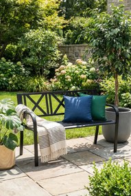 Czarna metalowa ławka ogrodowa W0-K24