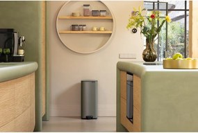 Szary stalowy kosz na śmieci z pedałem 30 l Bo – Brabantia